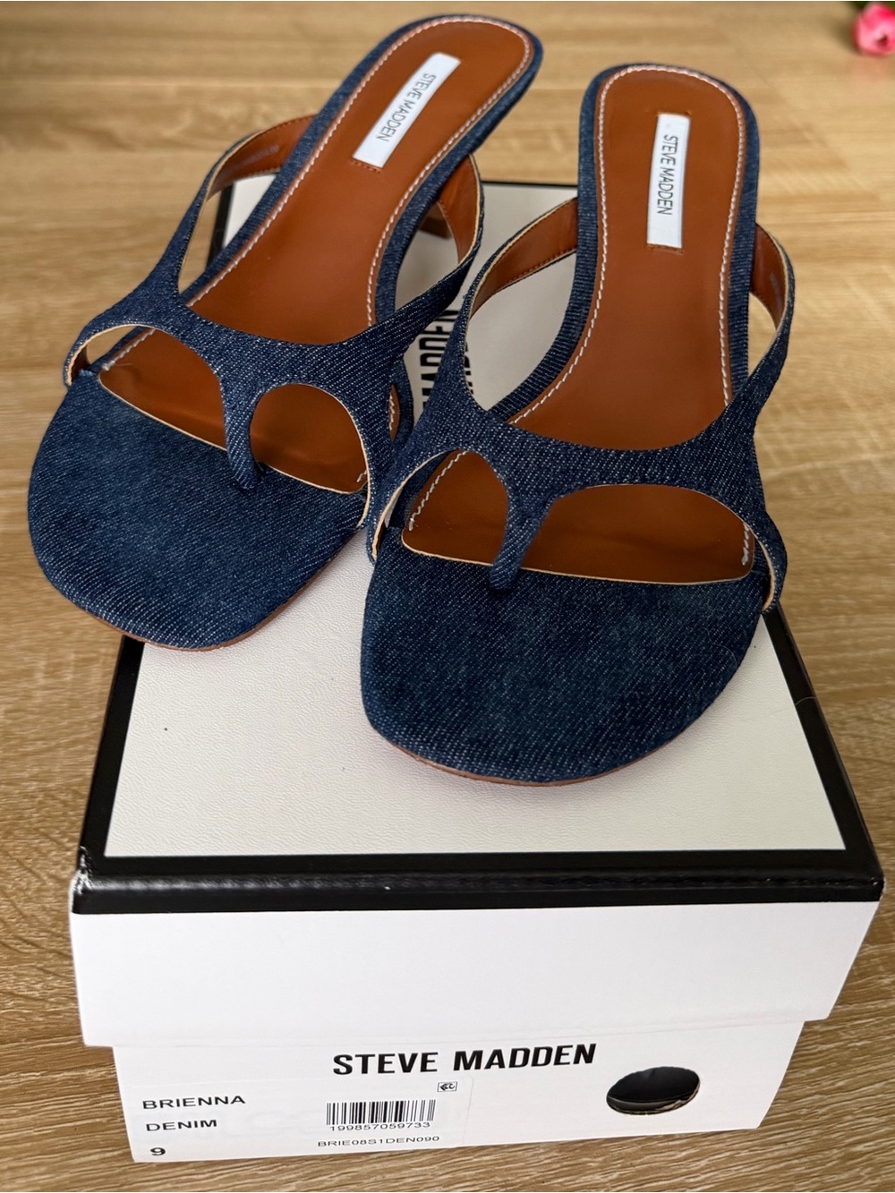 Steve Madden Denim Cutout kitten heels - Picture 3 of 3